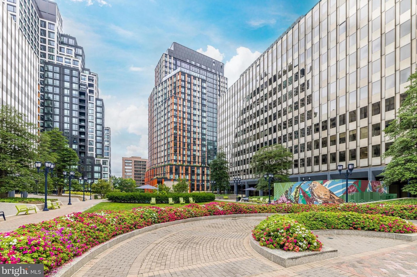 2465 Army Navy Dr, Arlington VA  22206-2980 exterior