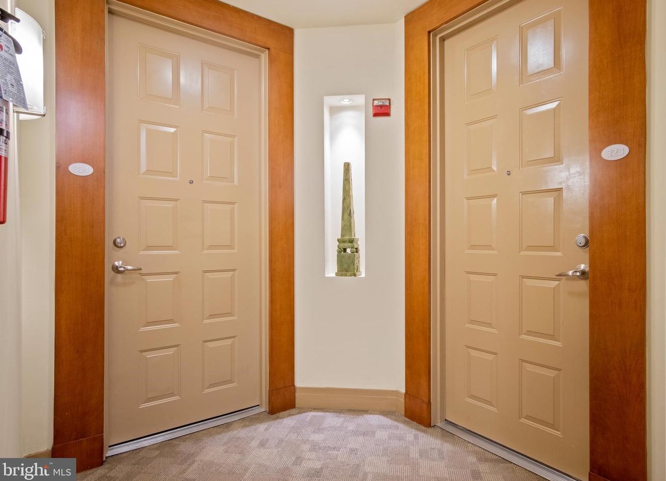 2200 N Westmoreland St #323, Arlington, VA 22213