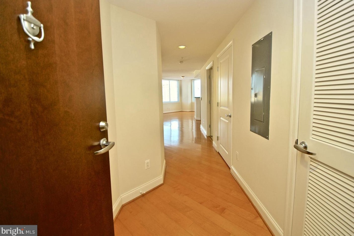 1020 N Highland St #716, Arlington, VA 22201