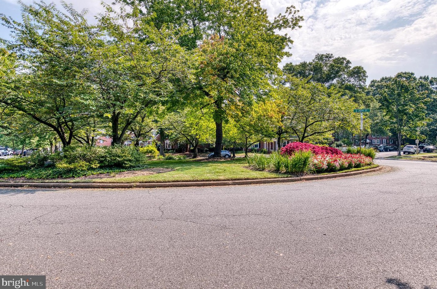 2827 Abingdon St, Arlington VA  22206-1311 exterior