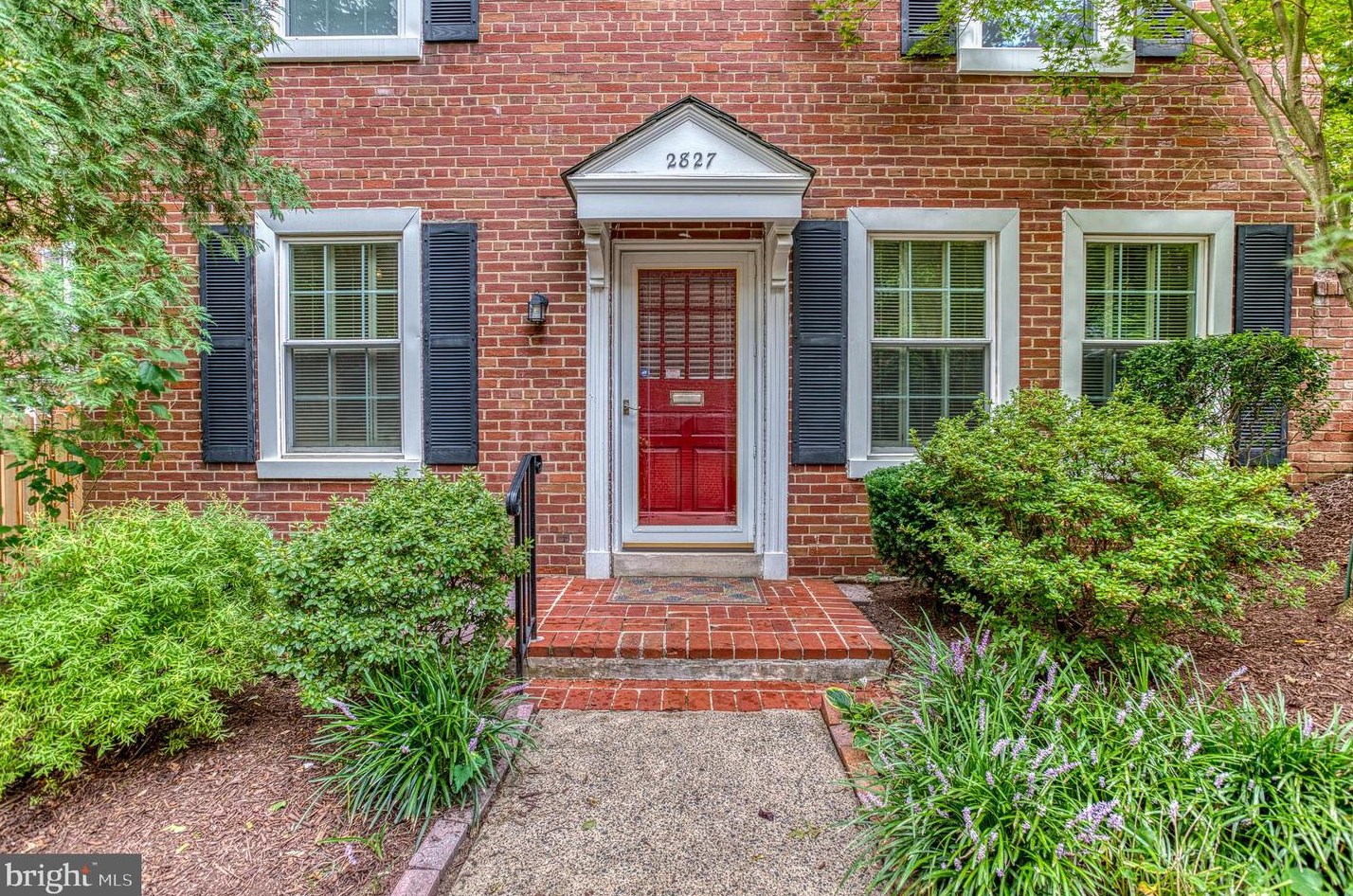 2827 Abingdon St, Arlington, VA 22206-1311