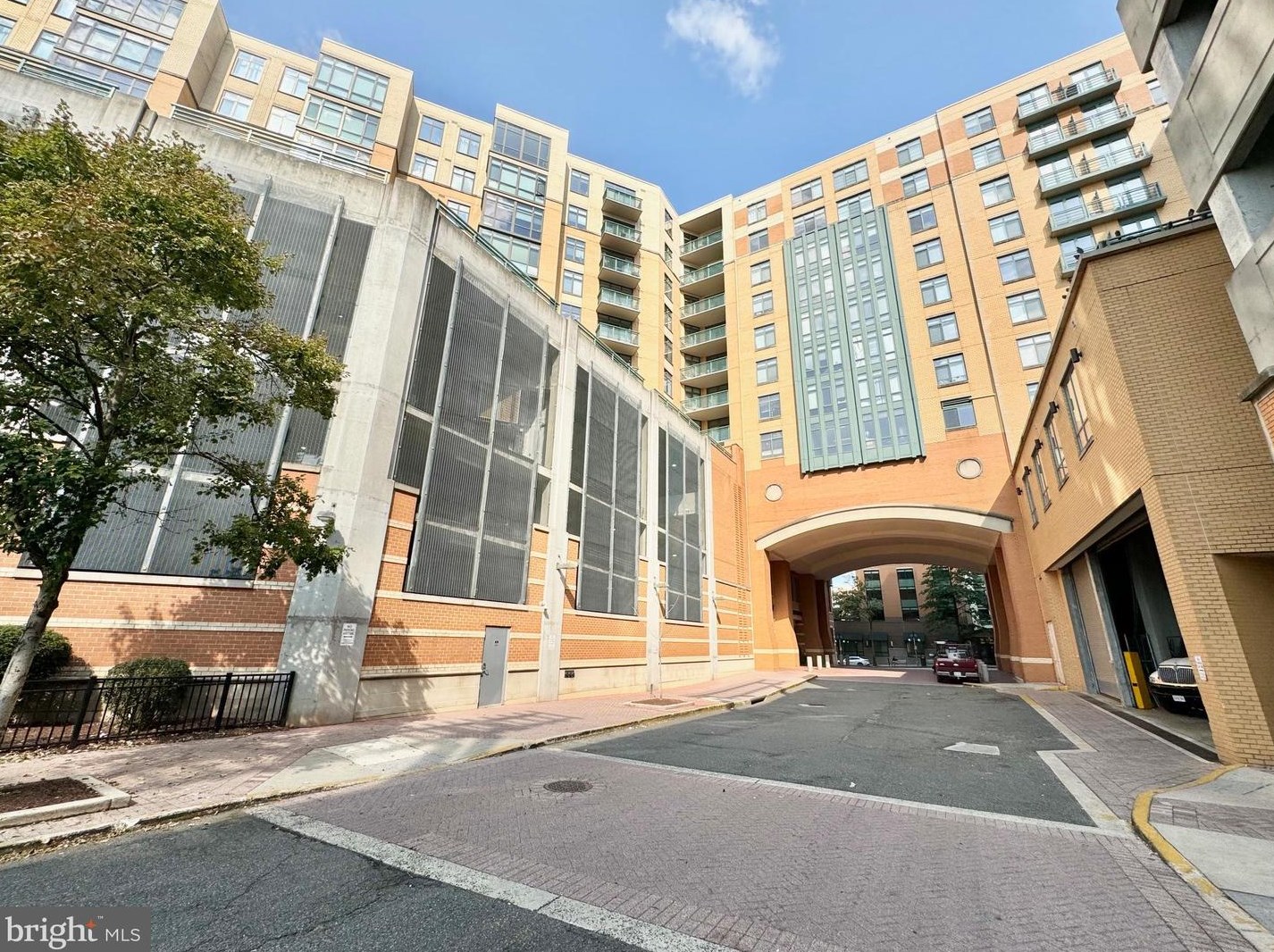 2720 S Arlington Mill Dr #516, Arlington, VA 22206