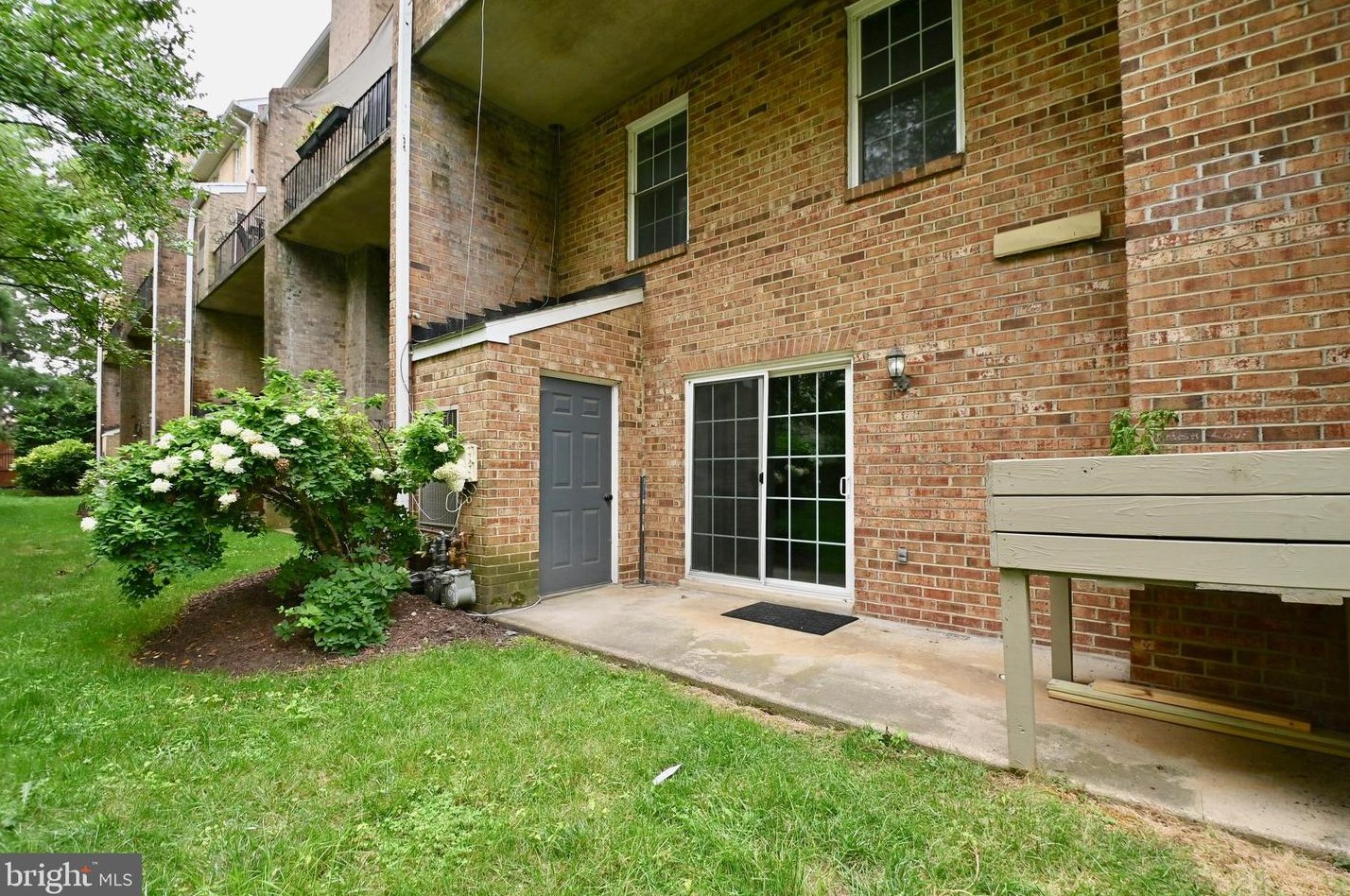 947 Rolfe St, Arlington VA  22204-4542 exterior