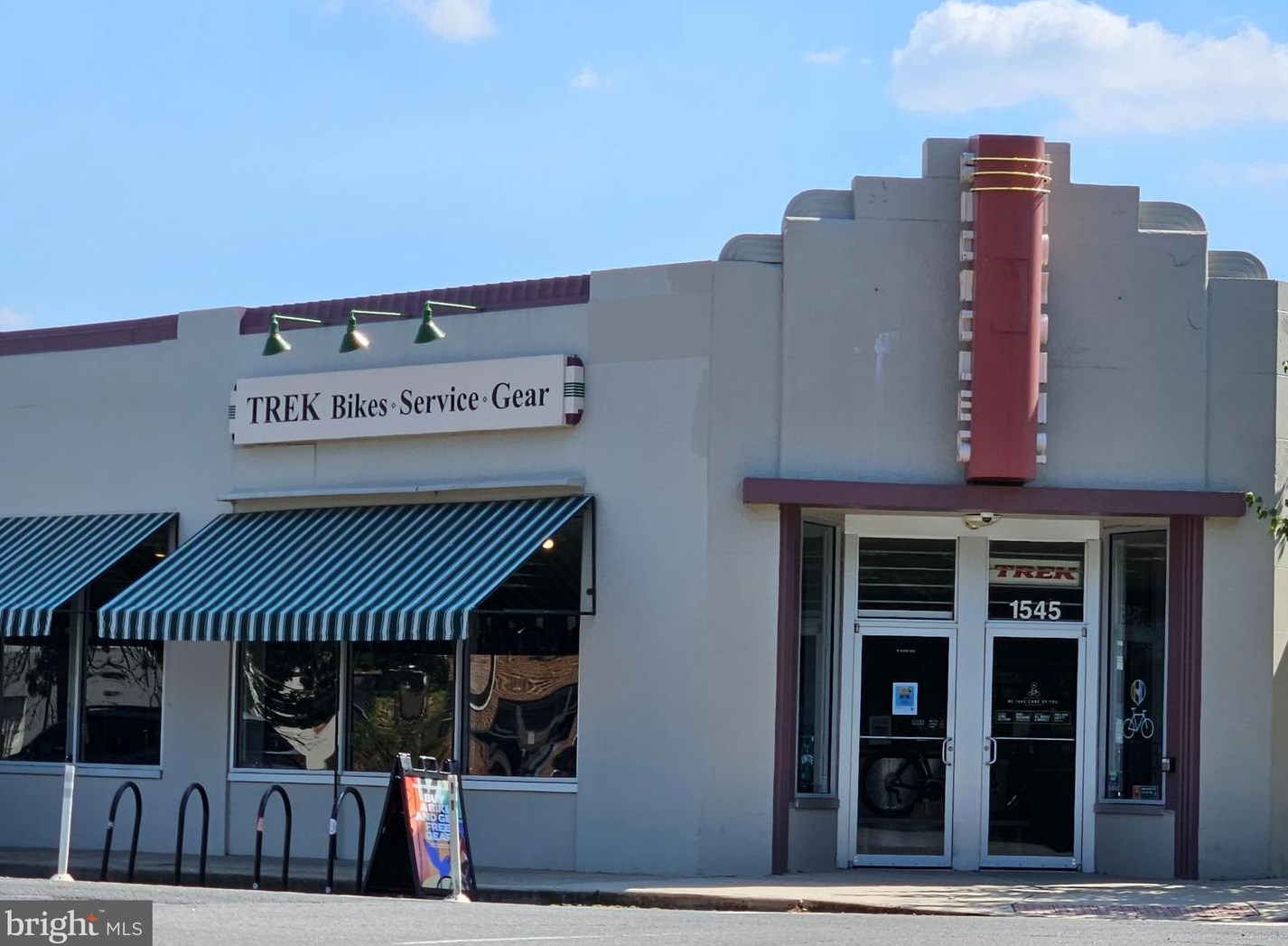 2720 Arlington Mill Dr, Arlington VA  22206-3401 exterior