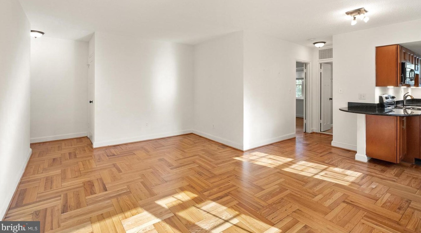 1305 Ode St, Arlington, VA 22209-3435