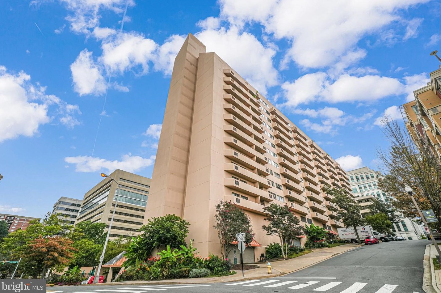 1301 Courthouse Rd, Arlington VA  22201-2502 exterior