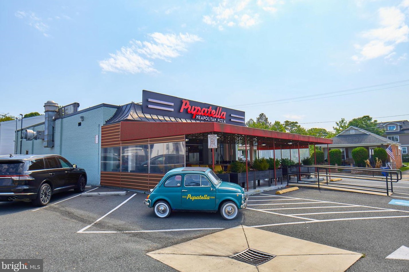 1317 Walter Reed Dr, Arlington VA  17202-4986 exterior