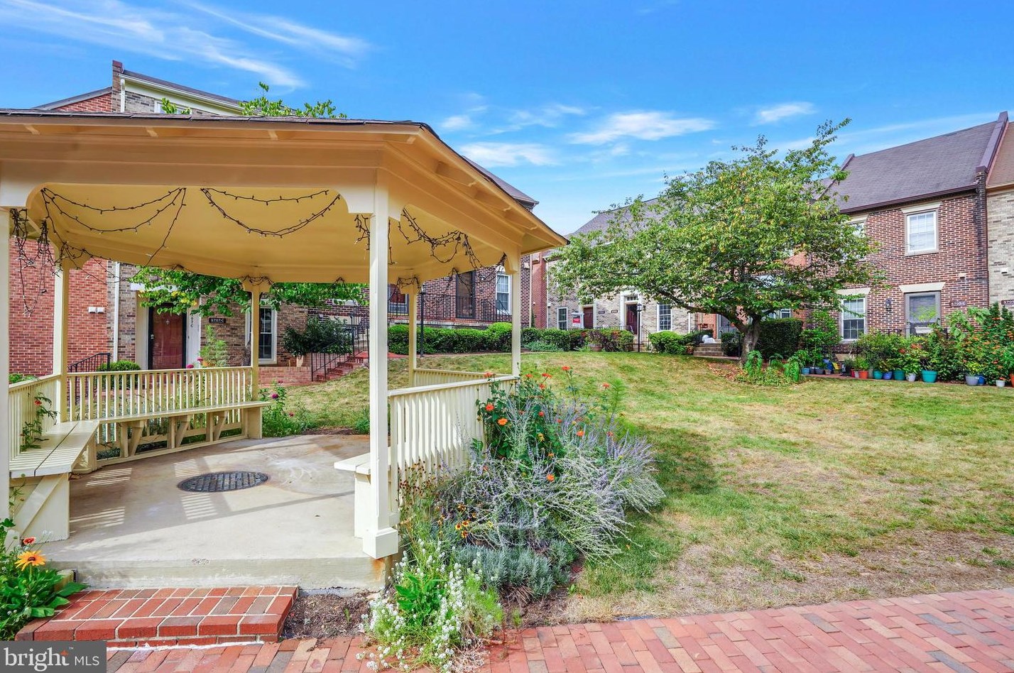 6705 Washington Blvd, Arlington VA  22213-1038 exterior