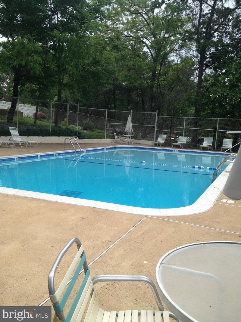 3601 5th St, Arlington VA 22203-3529 exterior