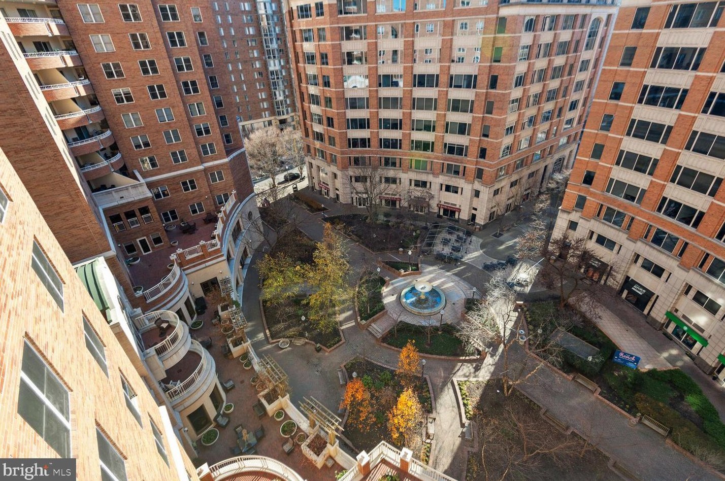 900 Taylor St, Arlington VA  22203-1855 exterior