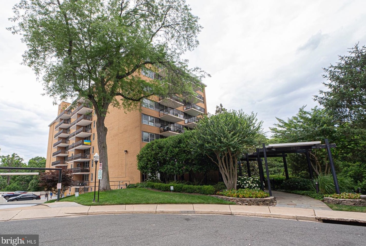 2030 Adams St, Arlington VA  22201-3749 exterior