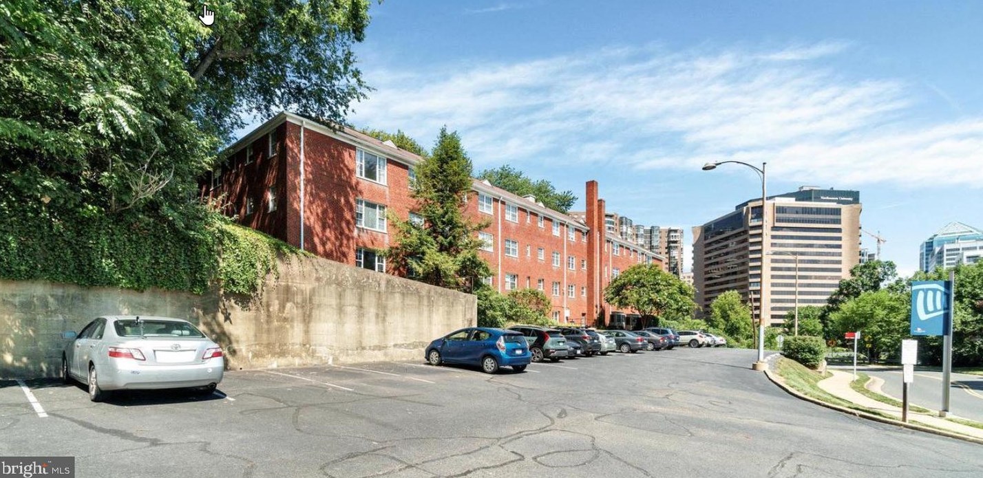 1423 Nash St, Arlington, VA 22209-3629