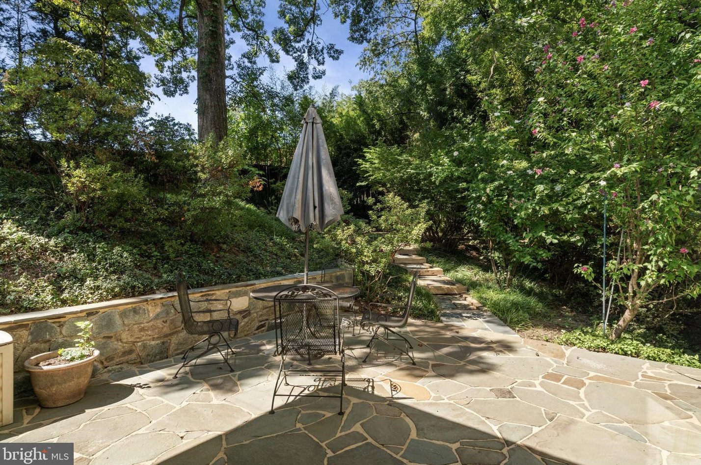 2248 Quebec St, Arlington VA 22207-5213 exterior