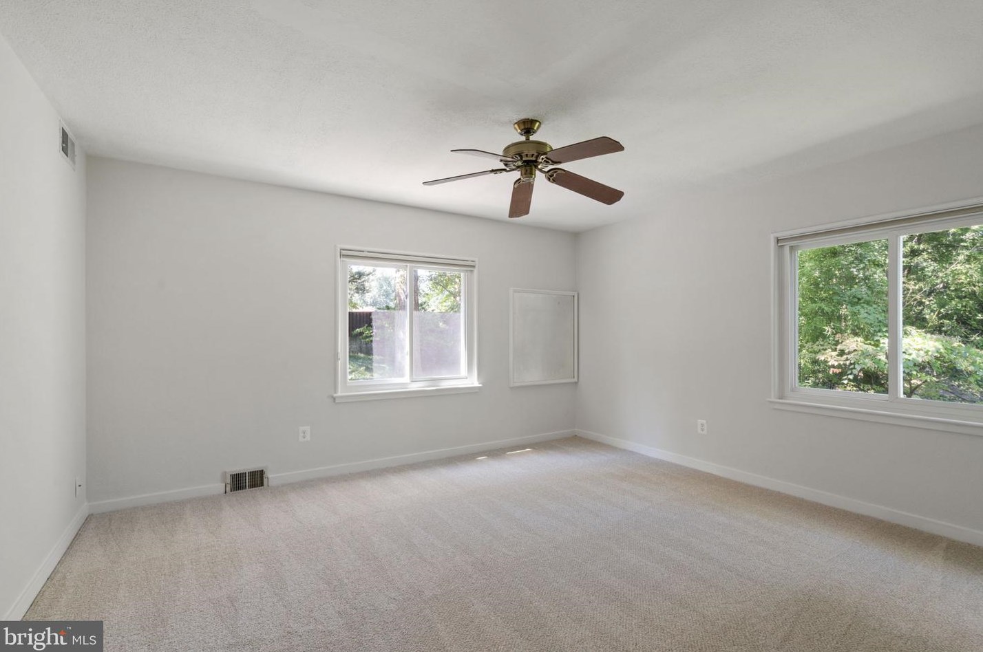 2248 Quebec St, Arlington VA 22207-5213 exterior