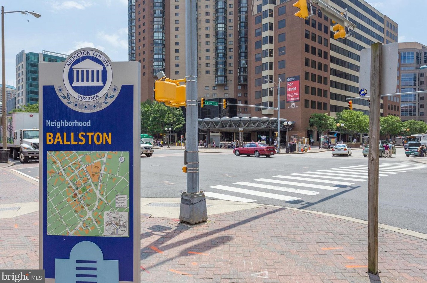 1029 Stuart St, Arlington VA  22201-4738 exterior