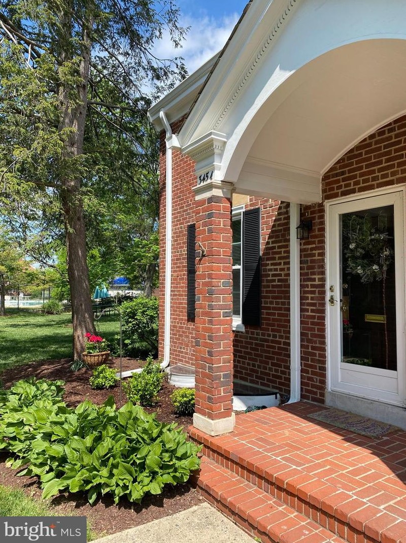 3454 Stafford St, Arlington, VA 22206-1918