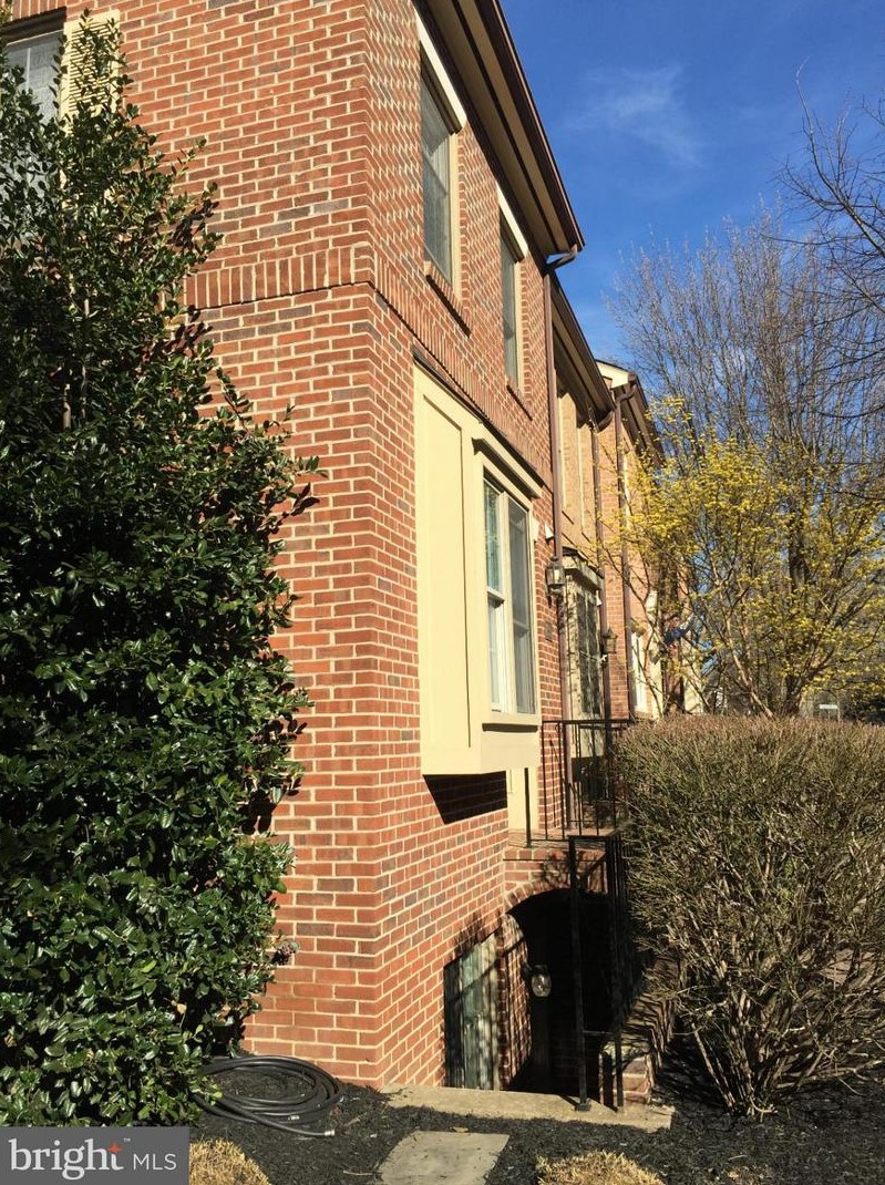 4311 11th St, Arlington, VA 22201-4748