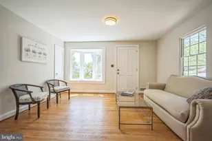 6105 26th St N, Arlington, VA 22207 - Photo 2