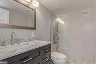 1300 Army Navy Dr, Arlington, VA 22202 - Photo 20