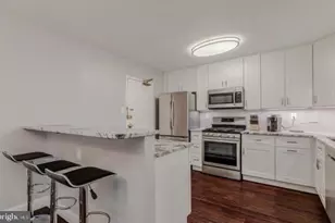 1300 Army Navy Dr, Arlington, VA 22202 - Photo 10