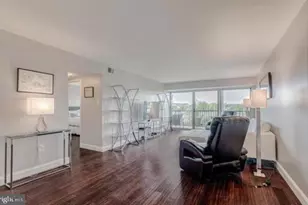 1300 Army Navy Dr, Arlington, VA 22202 - Photo 16