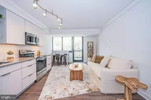 1805 Crystal Dr, Arlington, VA 22202 - Photo 2