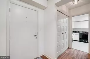 1016 S Wayne St, Arlington, VA 22204 - Photo 2