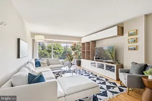 1300 Army Navy Dr, Arlington, VA 22202 - Photo 2