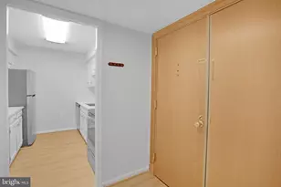 1301 N Courthouse Rd, Arlington, VA 22201 - Photo 2