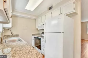 4615 28th Rd S, Arlington, VA 22206 - Photo 2