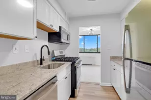 4201 Cherry Hill Rd, Arlington, VA 22207 - Photo 8