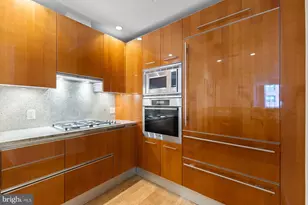 1881 N Nash St, Arlington, VA 22209 - Photo 14