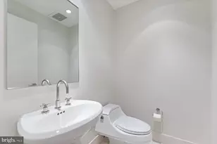 1881 N Nash St, Arlington, VA 22209 - Photo 30