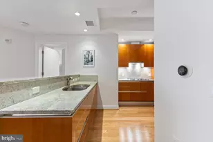 1881 N Nash St, Arlington, VA 22209 - Photo 16