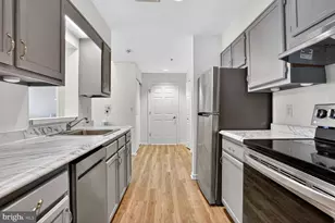 900 N Taylor St, Arlington, VA 22203 - Photo 6