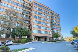 4390 Lorcom Ln, Arlington, VA 22207 - Photo 2