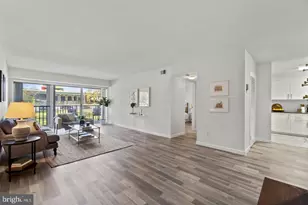 1300 Army Navy Dr, Arlington, VA 22202 - Photo 2