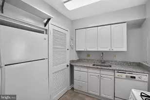 303 Wayne Street S, Arlington, VA 22206 - Photo 18