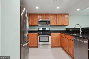 1515 S Arlington Ridge Rd, Arlington, VA 22202 - Photo 6
