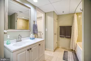 1276 N Wayne St, Arlington, VA 22201 - Photo 28