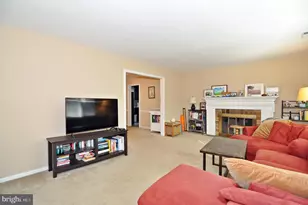 1233 23rd St S, Arlington, VA 22202 - Photo 2