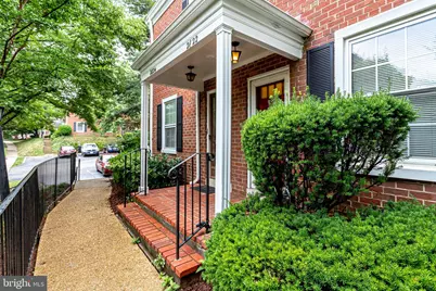 2822 S Buchanan Street, Arlington, VA 22206 - Photo 2