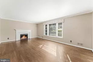 3867 N Chesterbrook Rd, Arlington, VA 22207 - Photo 8