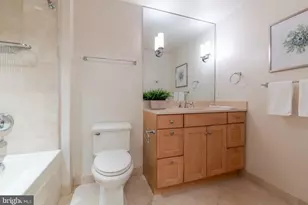 1111 19th St N, Arlington, VA 22209 - Photo 18