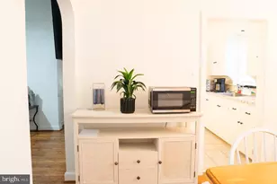 1037 16th St S, Arlington, VA 22202 - Photo 2