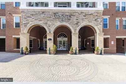 2465 Army Navy Drive #1-405, Arlington, VA 22206 - Photo 2