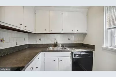 3529 S Utah Street #B2, Arlington, VA 22206 - Photo 12