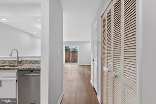 3854 9th Rd S, Arlington, VA 22204 - Photo 4