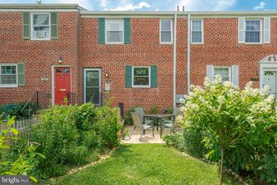 2906 Commonwealth Avenue - Photo 1