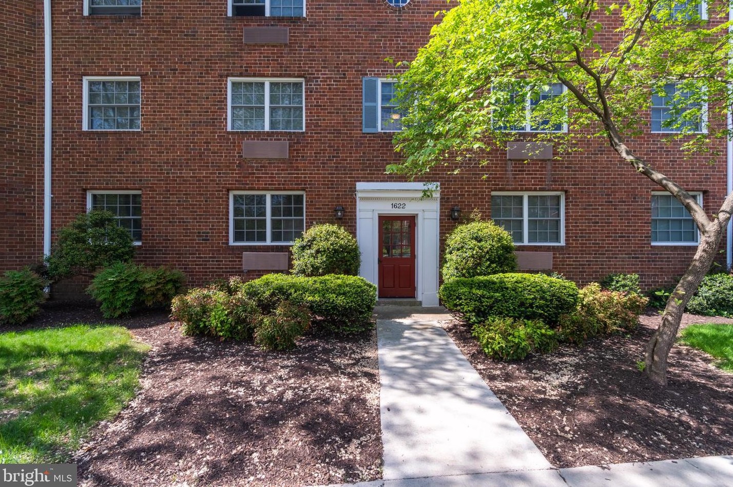 1622 W Abingdon Dr #101, Alexandria, VA 22314